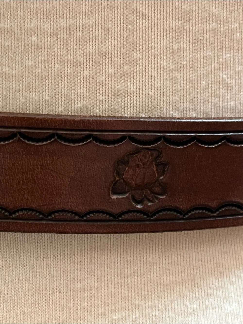 Vintage 1970s Tooled Brown Leather Belt – Scalloped Border & Floral Detail